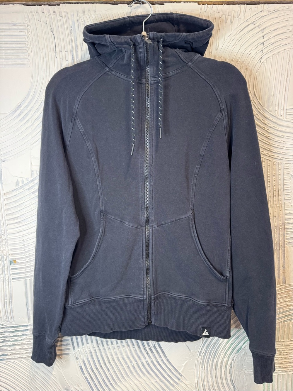 American Giant black zip hoodie with red logo detail N0557